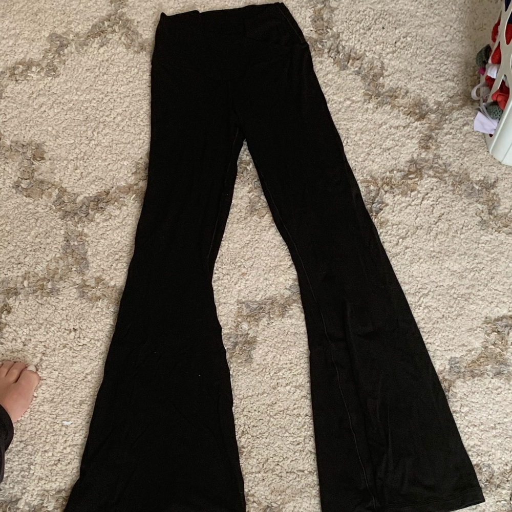 aerie crossover flare leggings size M